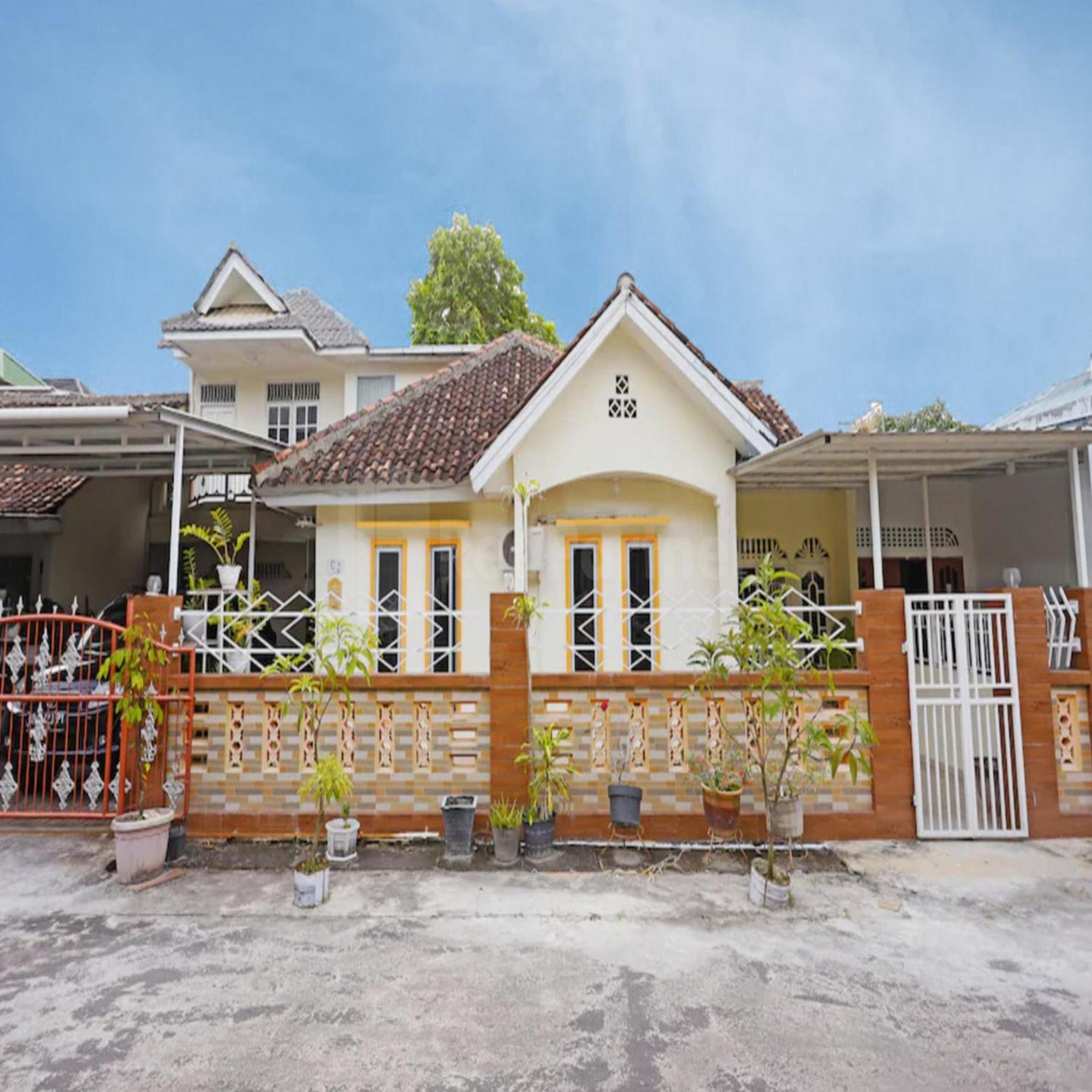 Wisma Pinggir Mitra Reddoorz Tanjung Pinang Εξωτερικό φωτογραφία