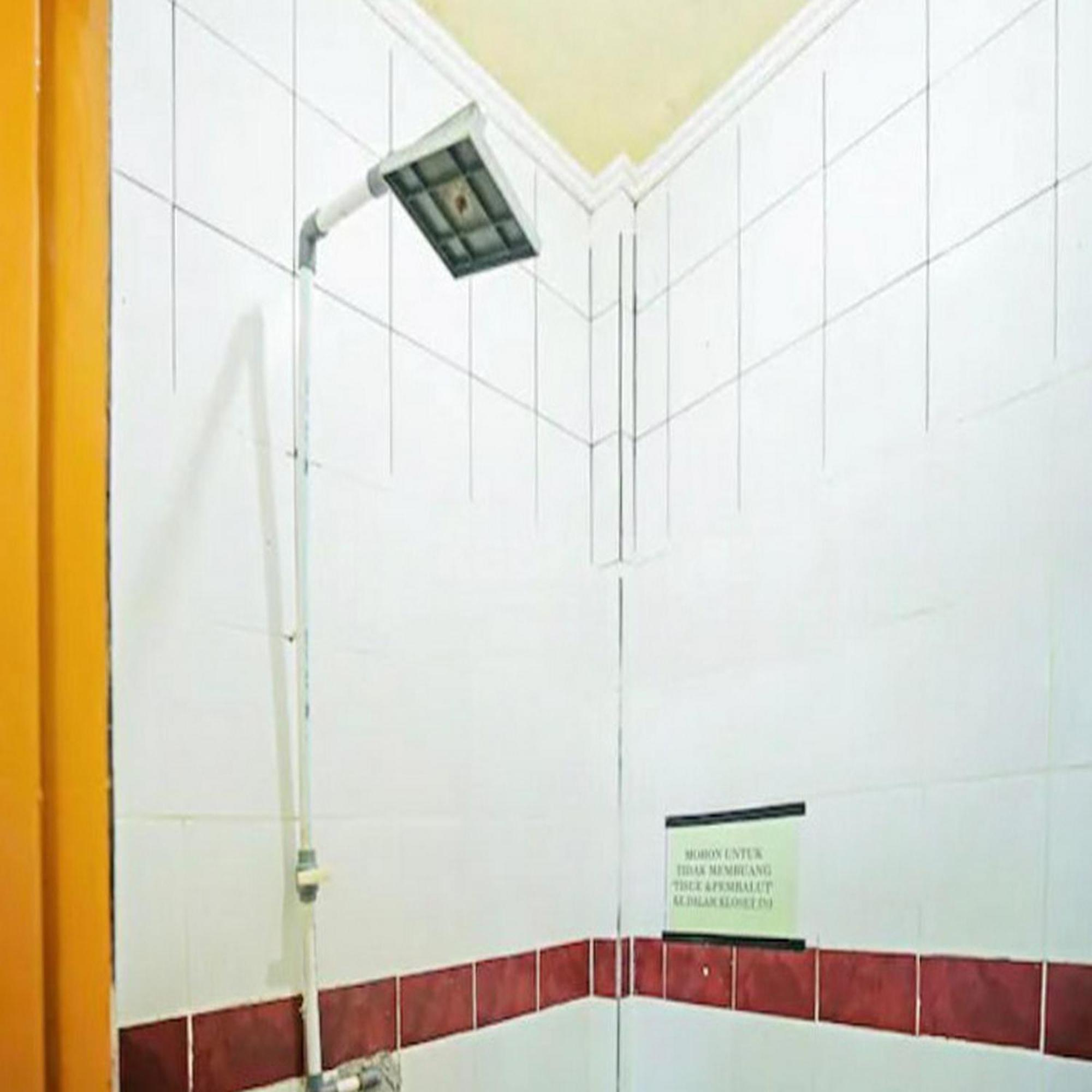Wisma Pinggir Mitra Reddoorz Tanjung Pinang Εξωτερικό φωτογραφία